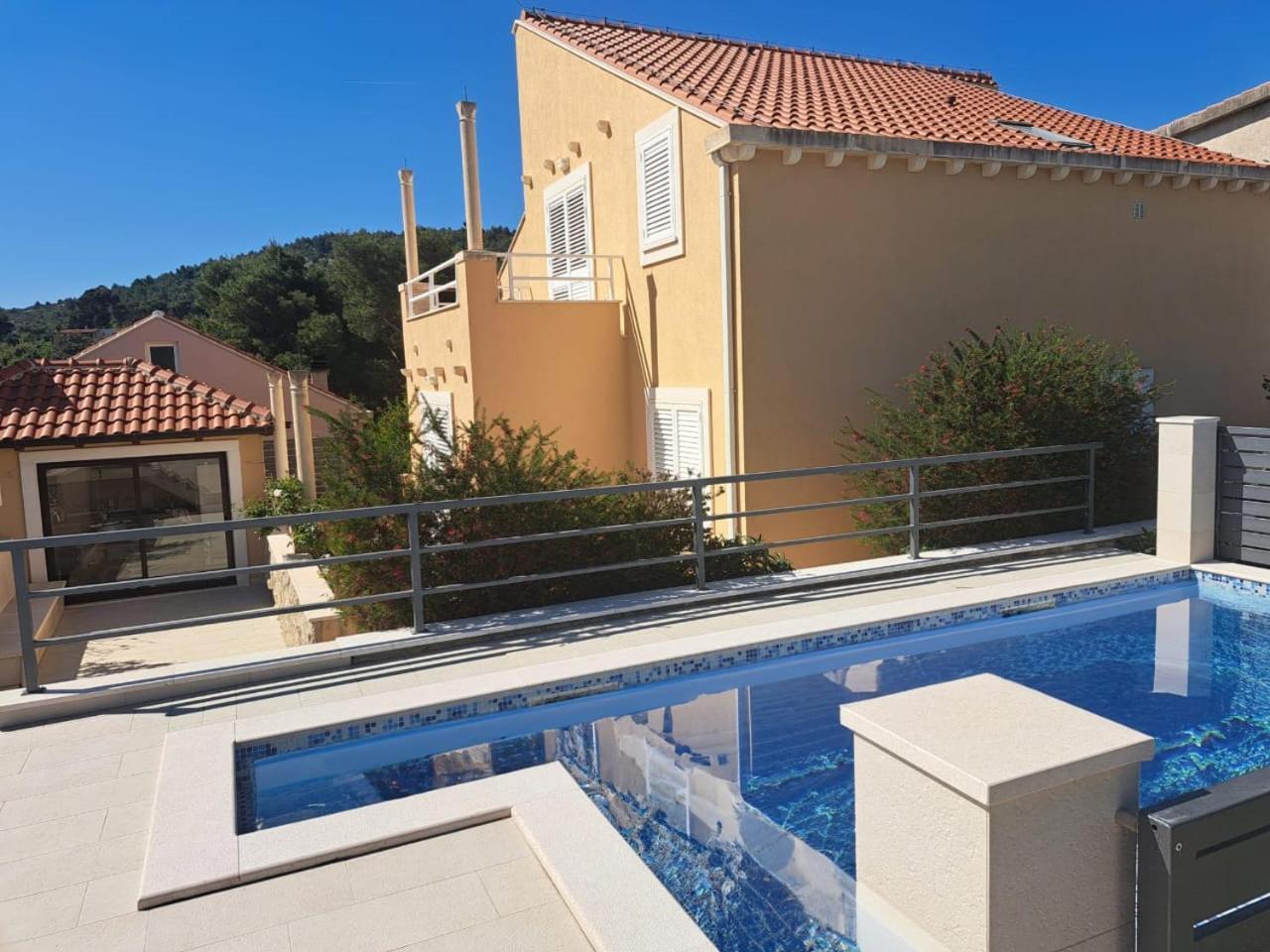 Villa "Amber" Luxury Apartments With A Pool Mlini Exterior photo